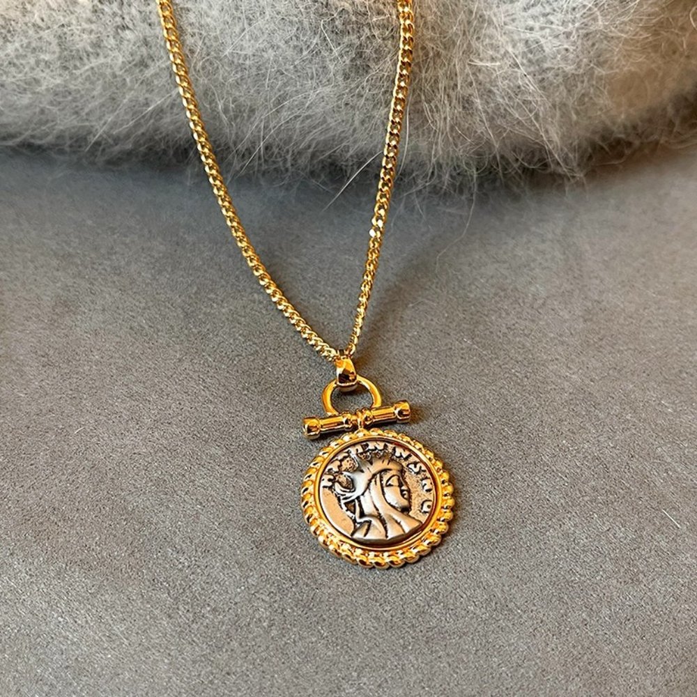 GOLICC Retro Roman Figure Necklace